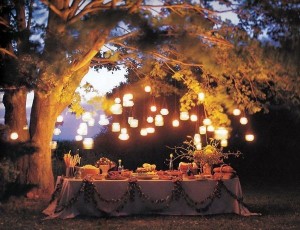 ideas-para-decorar-el-jardin-de-tu-boda-nocturnaa